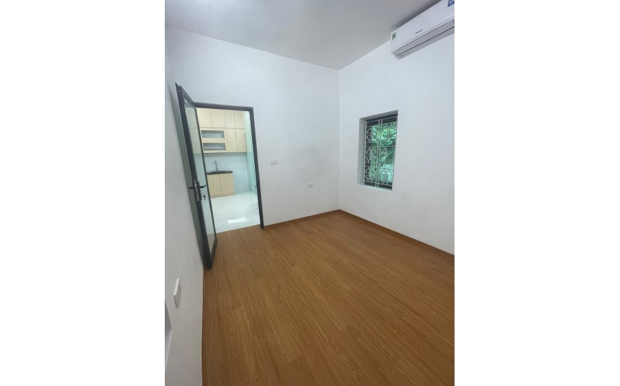 CHO THUÊ NHÀ NGÕ Ô TÔ THÁI THỊNH, ĐỐNG ĐA 2 TẦNG, 90M2, 4 NGỦ, 1 WC, 15 TRIỆU